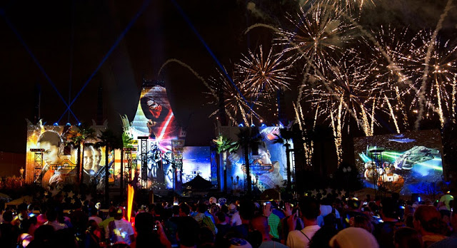 El Show de los fuegos artificiales de Star Wars en Hollywood Studios El Show de los fuegos artificiales de Star Wars en Hollywood Studios